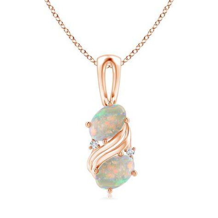 Discover The Enchanting Beauty Of Opal Necklaces